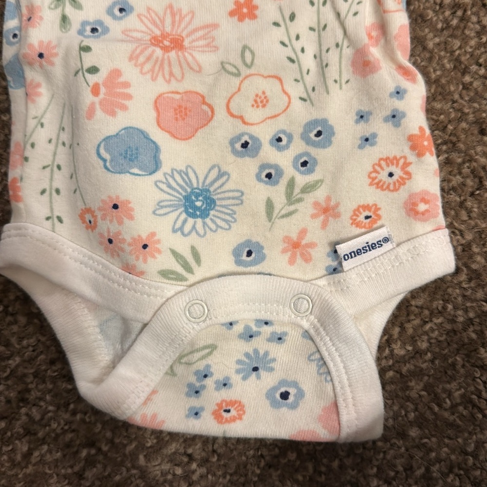 Floral Onesie NB - Picture 3 of 4